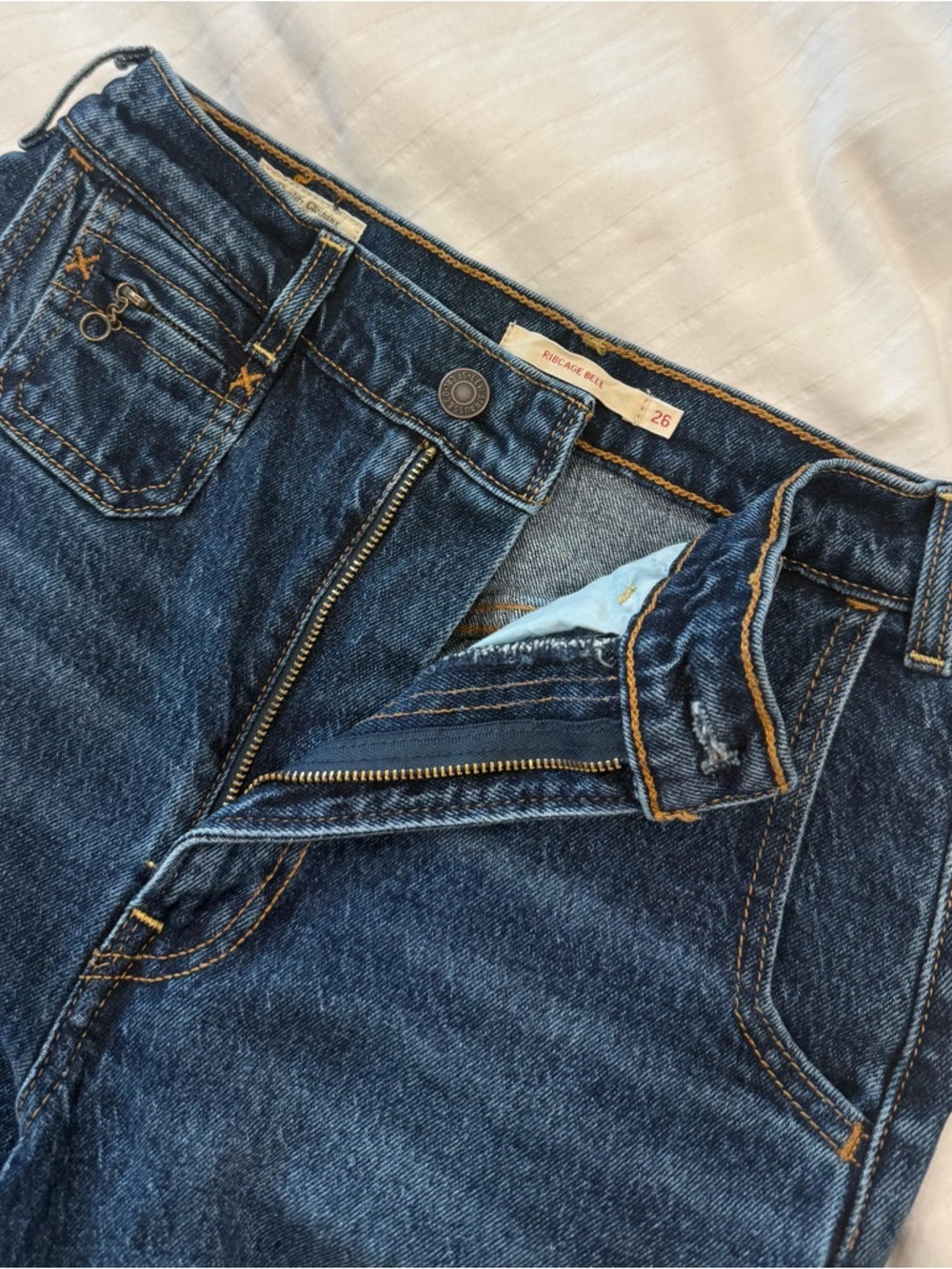 Levi’s Premium Quality Ribcage Bells Vintage Moment of the Mont Jeans Size 26